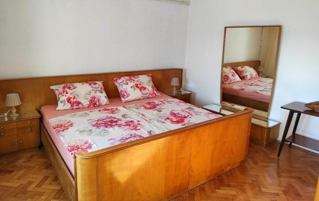 Natali Apartment